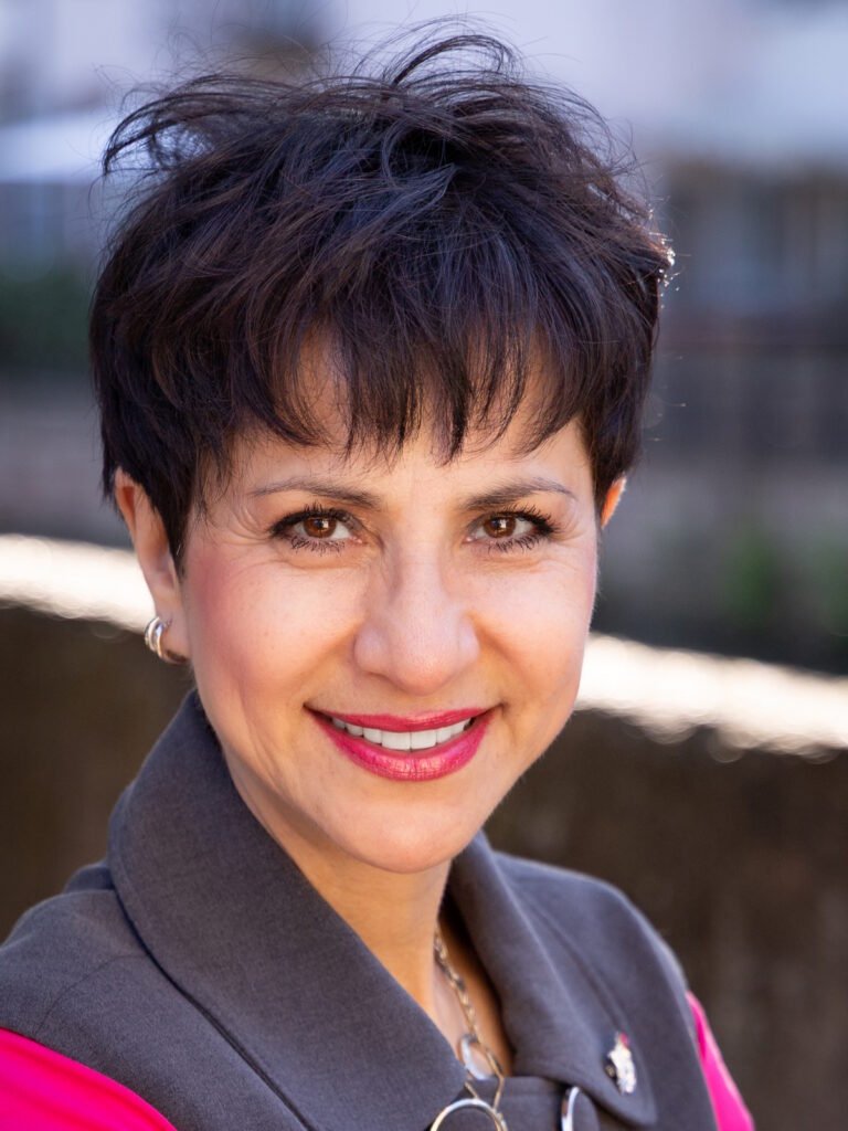 Chasseur immobilier en France accompagnant un acheteur dans sa recherche de bien