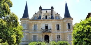 Acheteur international recherchant un bien immobilier de luxe en France avec accompagnement chasseur immobilier