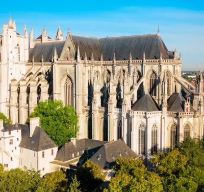 Acheteurs internationaux accompagnés pour acheter un bien immobilier à Nantes depuis l’étranger