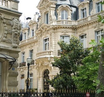 Appartement parisien haussmannien dans un quartier recherché de Paris